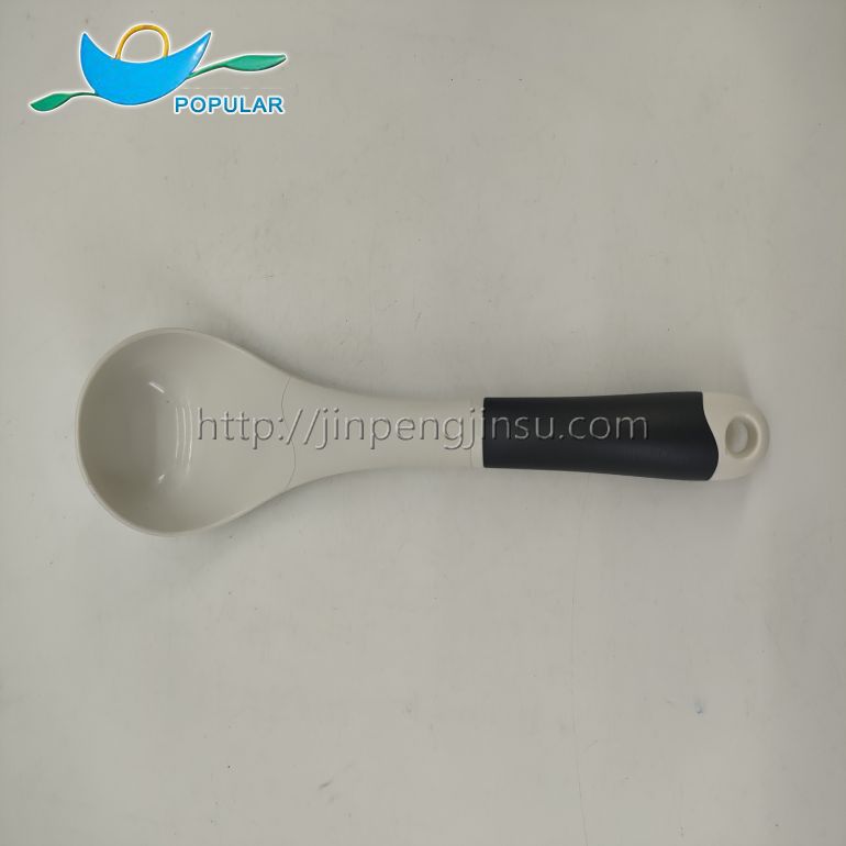Set of 5 silicone kitchen utensils Set of 5 silicone kitchen utensils